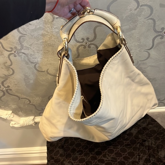 Authentic Gucci Calfskin Large Horsebit Chain Hobo Off white - Picture 3 of 8